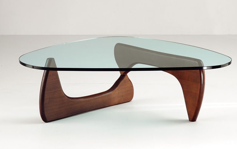 NOGUCHI TABLE Designed by Isamu Noguchi Glass, Beech wood 1250 x 895 x 400 mm Price: 5.990.000 VND